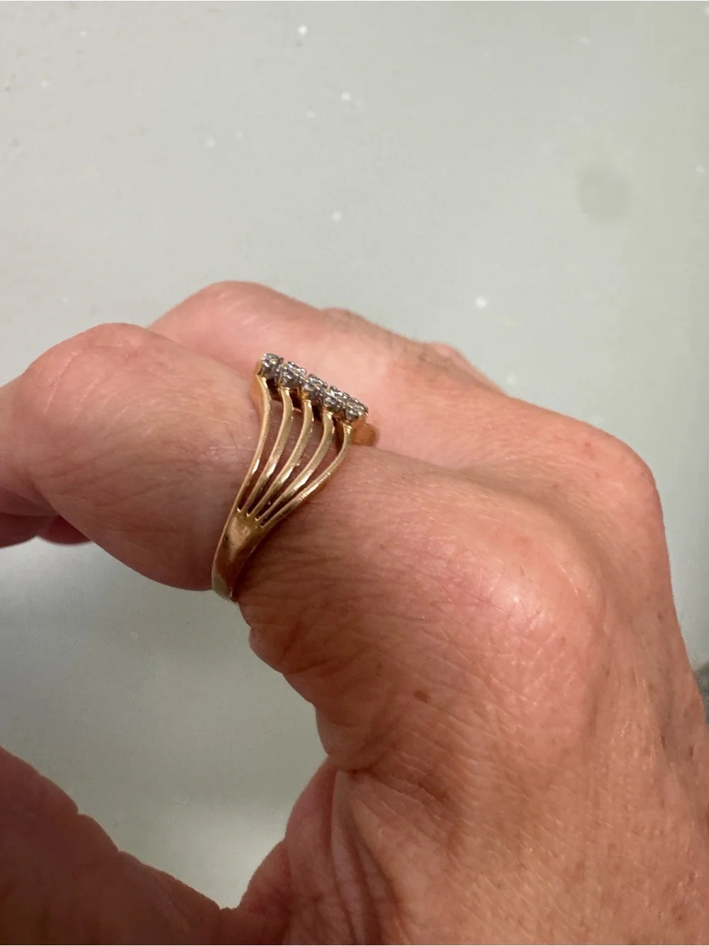 Vintage 10 KT Gold Diamond Ring - Picture 3 of 4